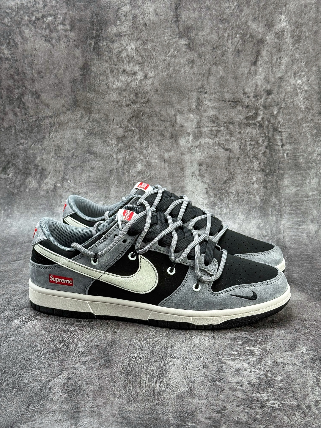 Nike SB Dunk Low x Superme 灰黑白小勾 JP2026-101 Nike SB Dunk Low x Superme 灰黑白小勾 JP2026-101