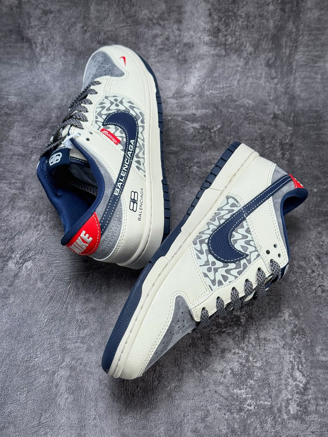Nike SB Dunk Low x Balenciaga 白灰小勾满天星 纯原大厂出品 极力推荐 XD1588-242 Nike SB Dunk Low x Balenciaga 白灰小勾满天星 纯原大厂出品 极力推荐 XD1588-242