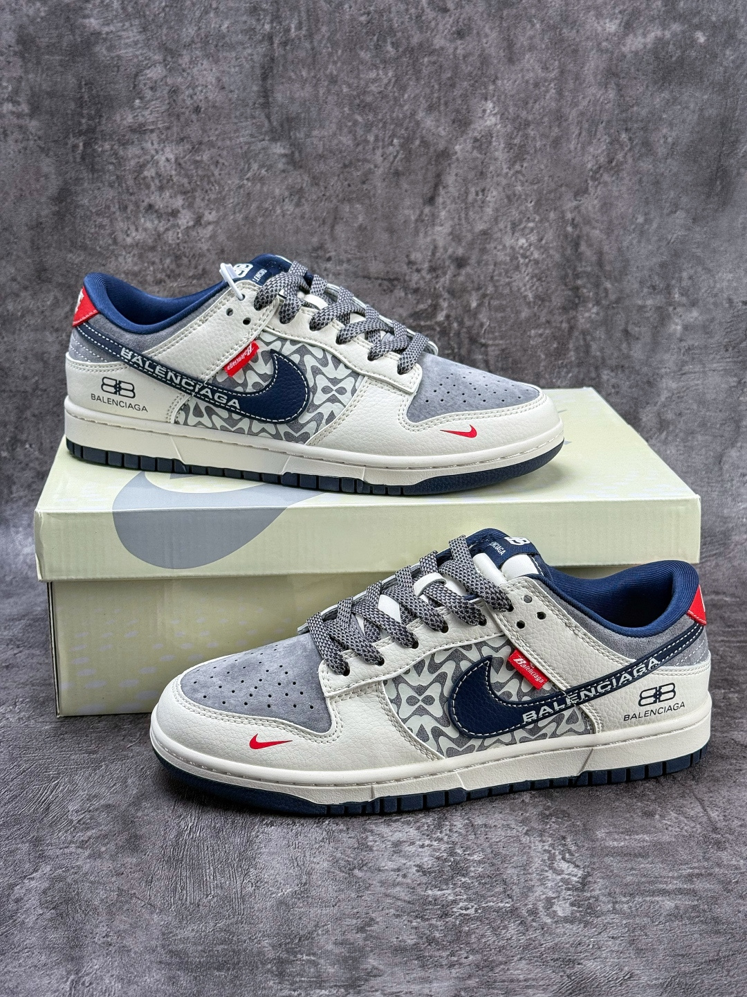 Nike SB Dunk Low x Balenciaga 白灰小勾满天星 纯原大厂出品 极力推荐 XD1588-242 Nike SB Dunk Low x Balenciaga 白灰小勾满天星 纯原大厂出品 极力推荐 XD1588-242