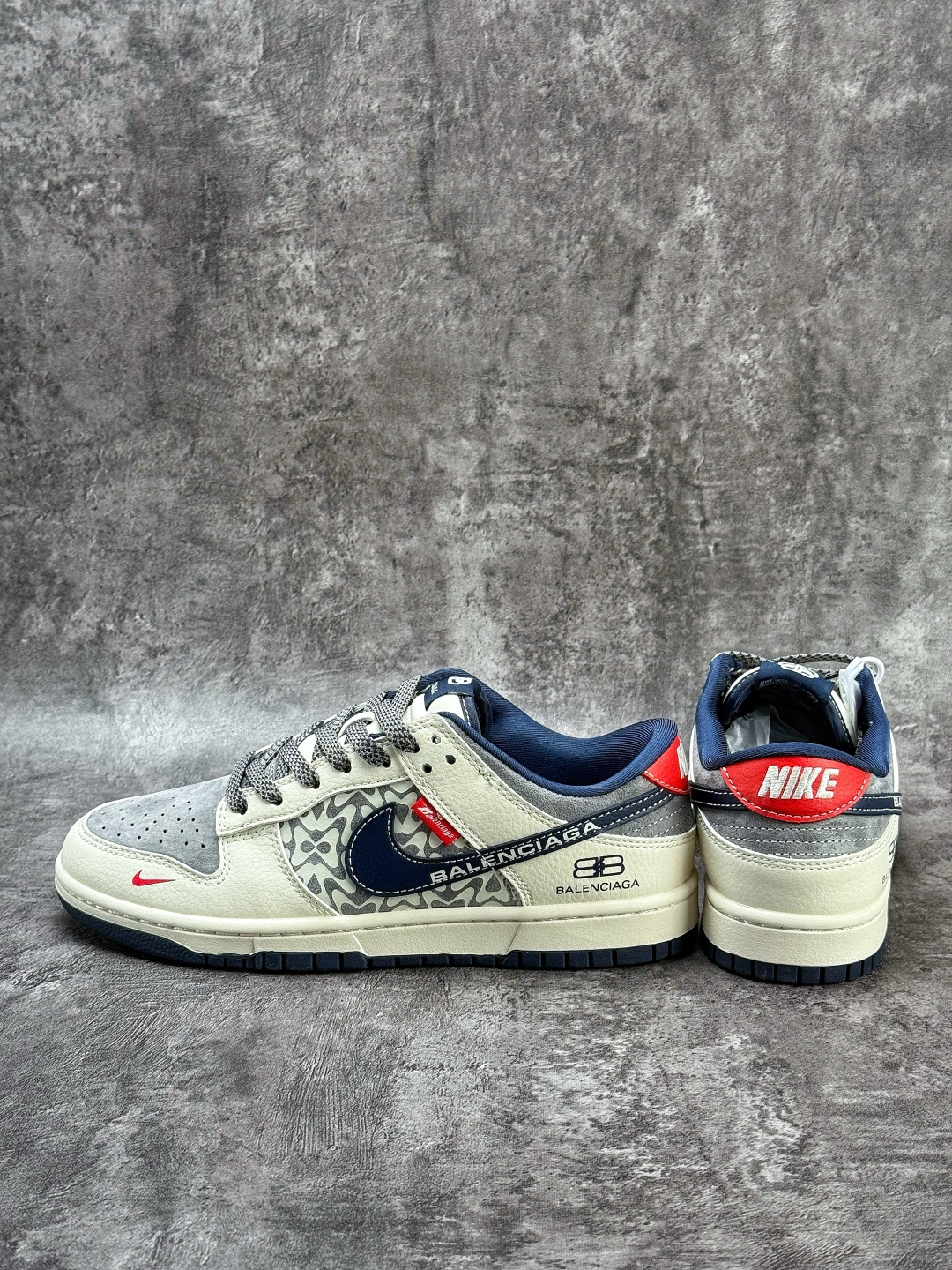 Nike SB Dunk Low x Balenciaga 白灰小勾满天星 纯原大厂出品 极力推荐 XD1588-242 Nike SB Dunk Low x Balenciaga 白灰小勾满天星 纯原大厂出品 极力推荐 XD1588-242