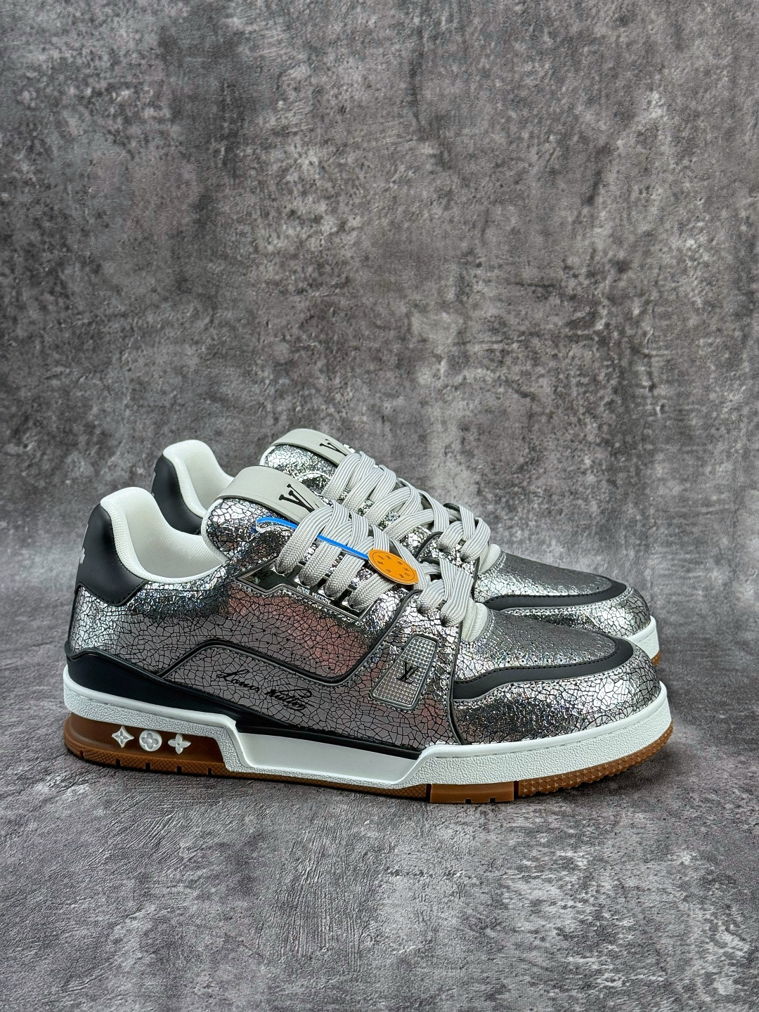 YS顶级LOUIS VUITTON 路易威登 LV Trainer 原楦原纸版开模 鞋型立体饱满 零毛边 零溢胶 零线头瑕疵 YS顶级LOUIS VUITTON 路易威登 LV Trainer 原楦原纸版开模 鞋型立体饱满 零毛边 零溢胶 零线头瑕疵