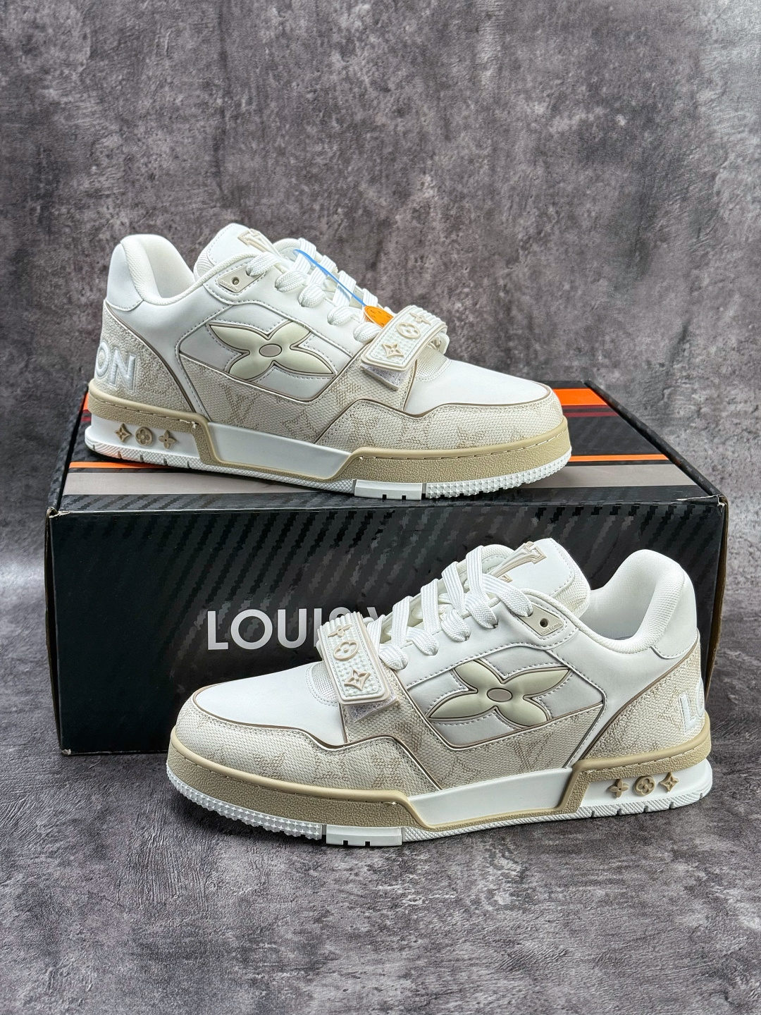 YS广奢高端货 LOUIS VUITTON 路易威登 LV Trainer 休闲板鞋 YS广奢高端货 LOUIS VUITTON 路易威登 LV Trainer 休闲板鞋