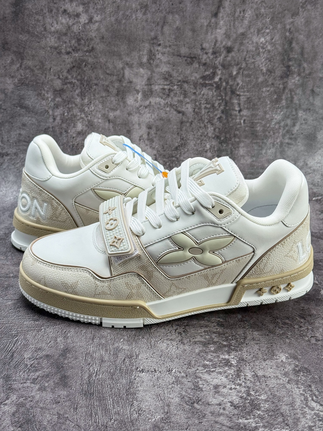 YS广奢高端货 LOUIS VUITTON 路易威登 LV Trainer 休闲板鞋 YS广奢高端货 LOUIS VUITTON 路易威登 LV Trainer 休闲板鞋