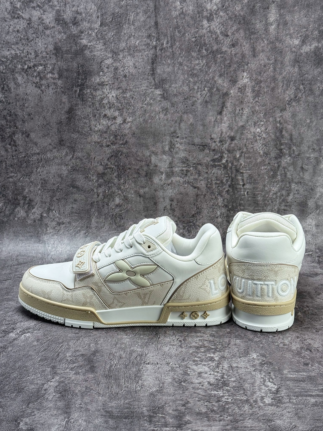 YS广奢高端货 LOUIS VUITTON 路易威登 LV Trainer 休闲板鞋 YS广奢高端货 LOUIS VUITTON 路易威登 LV Trainer 休闲板鞋