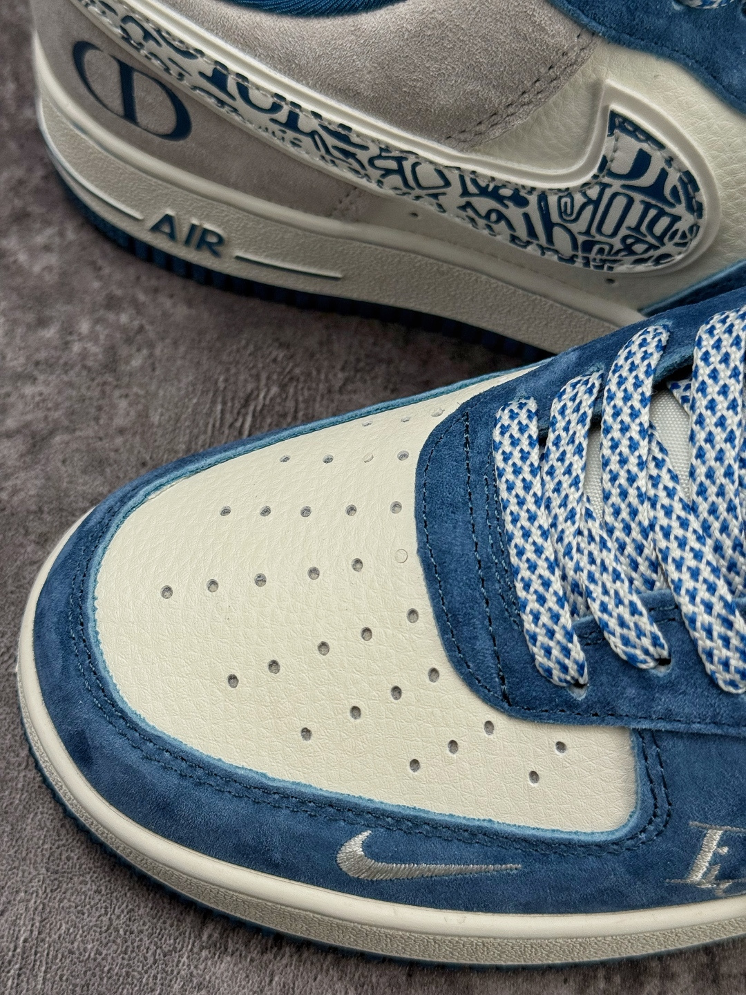 Nike Air Force 1 Low 07 x DIOR 蓝白小勾满天星 SS1979-010 Nike Air Force 1 Low 07 x DIOR 蓝白小勾满天星 SS1979-010