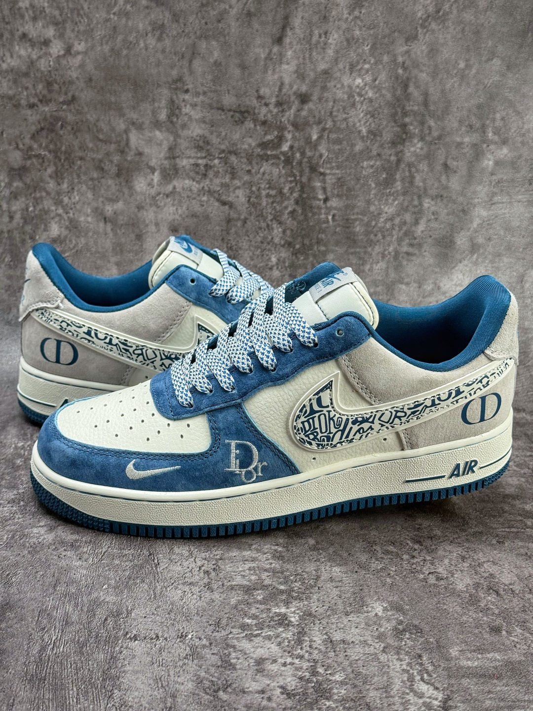 Nike Air Force 1 Low 07 x DIOR 蓝白小勾满天星 SS1979-010 Nike Air Force 1 Low 07 x DIOR 蓝白小勾满天星 SS1979-010