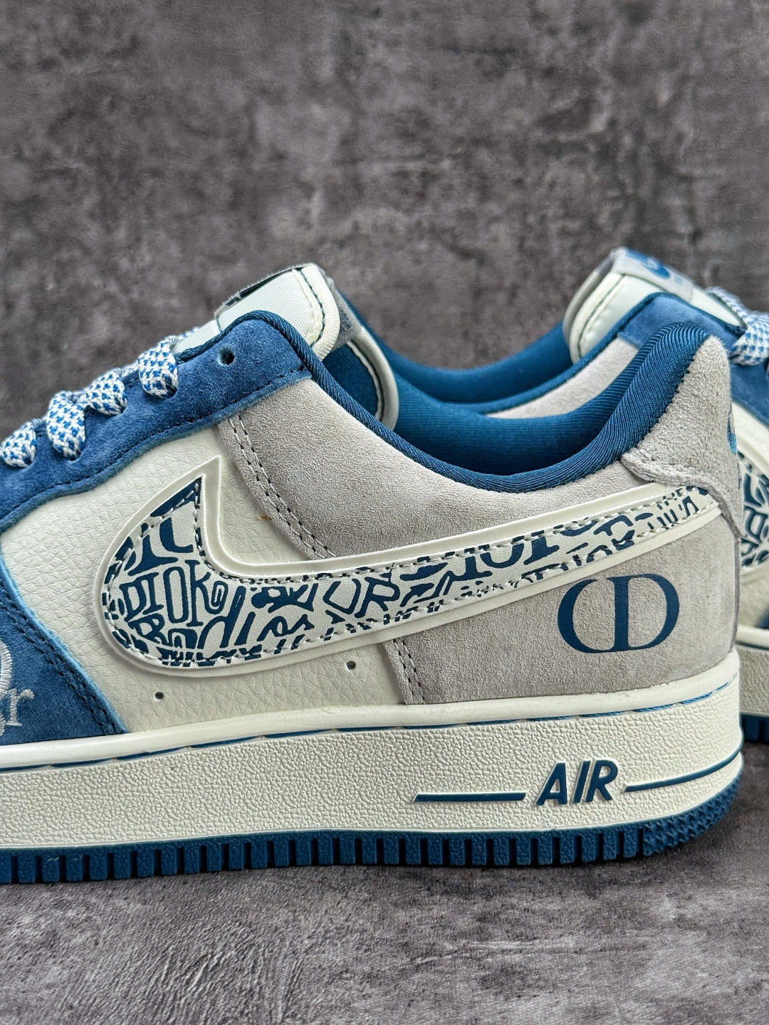 Nike Air Force 1 Low 07 x DIOR 蓝白小勾满天星 SS1979-010 Nike Air Force 1 Low 07 x DIOR 蓝白小勾满天星 SS1979-010