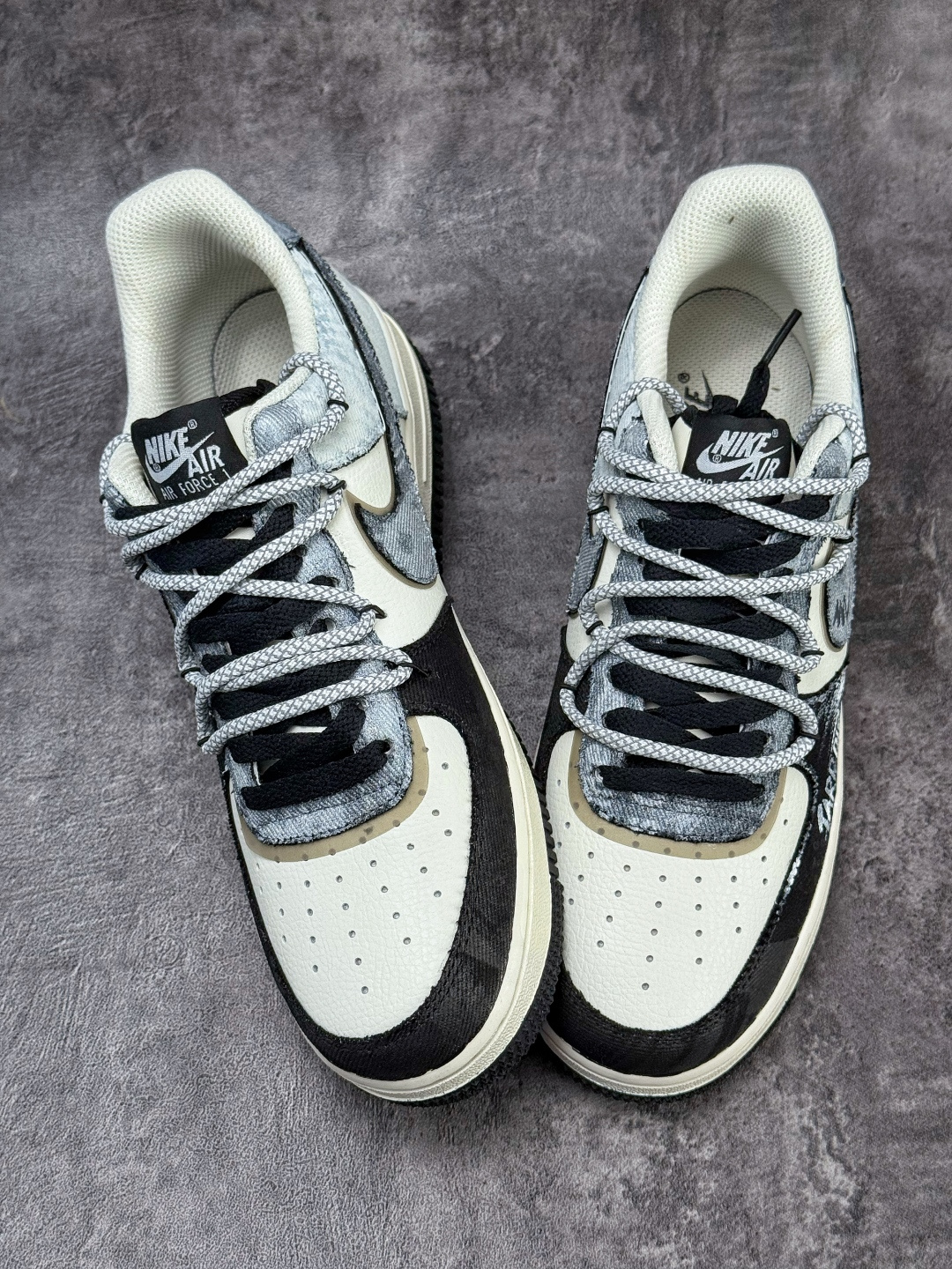 Nike Air Force 1 Low 07 黑白牛仔补丁 FB0607-110 Nike Air Force 1 Low 07 黑白牛仔补丁 FB0607-110
