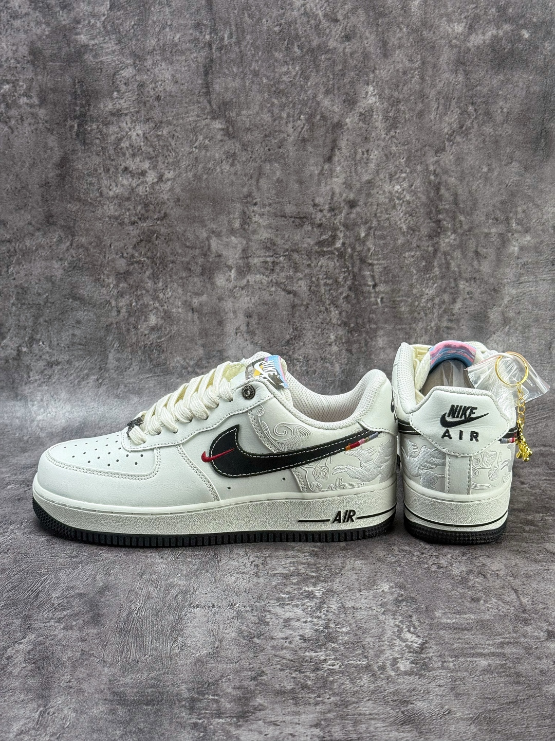 Nike Air Force 1 Low 07 马年限定 白黑小勾 DD1982-347 Nike Air Force 1 Low 07 马年限定 白黑小勾 DD1982-347