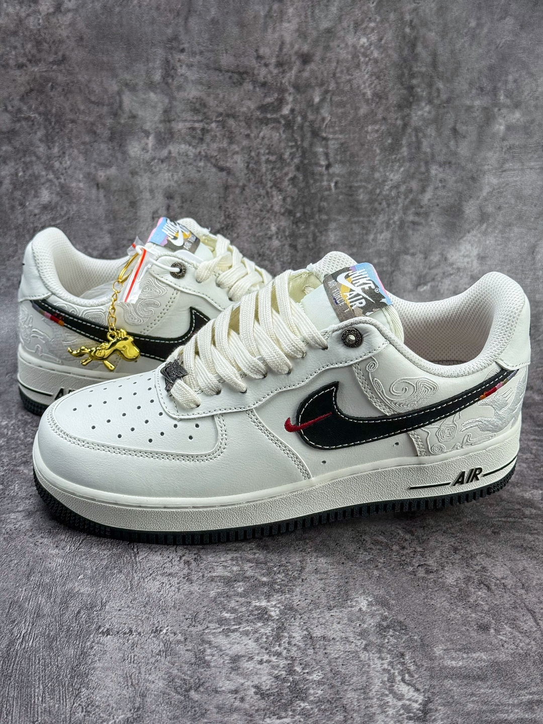 Nike Air Force 1 Low 07 马年限定 白黑小勾 DD1982-347 Nike Air Force 1 Low 07 马年限定 白黑小勾 DD1982-347