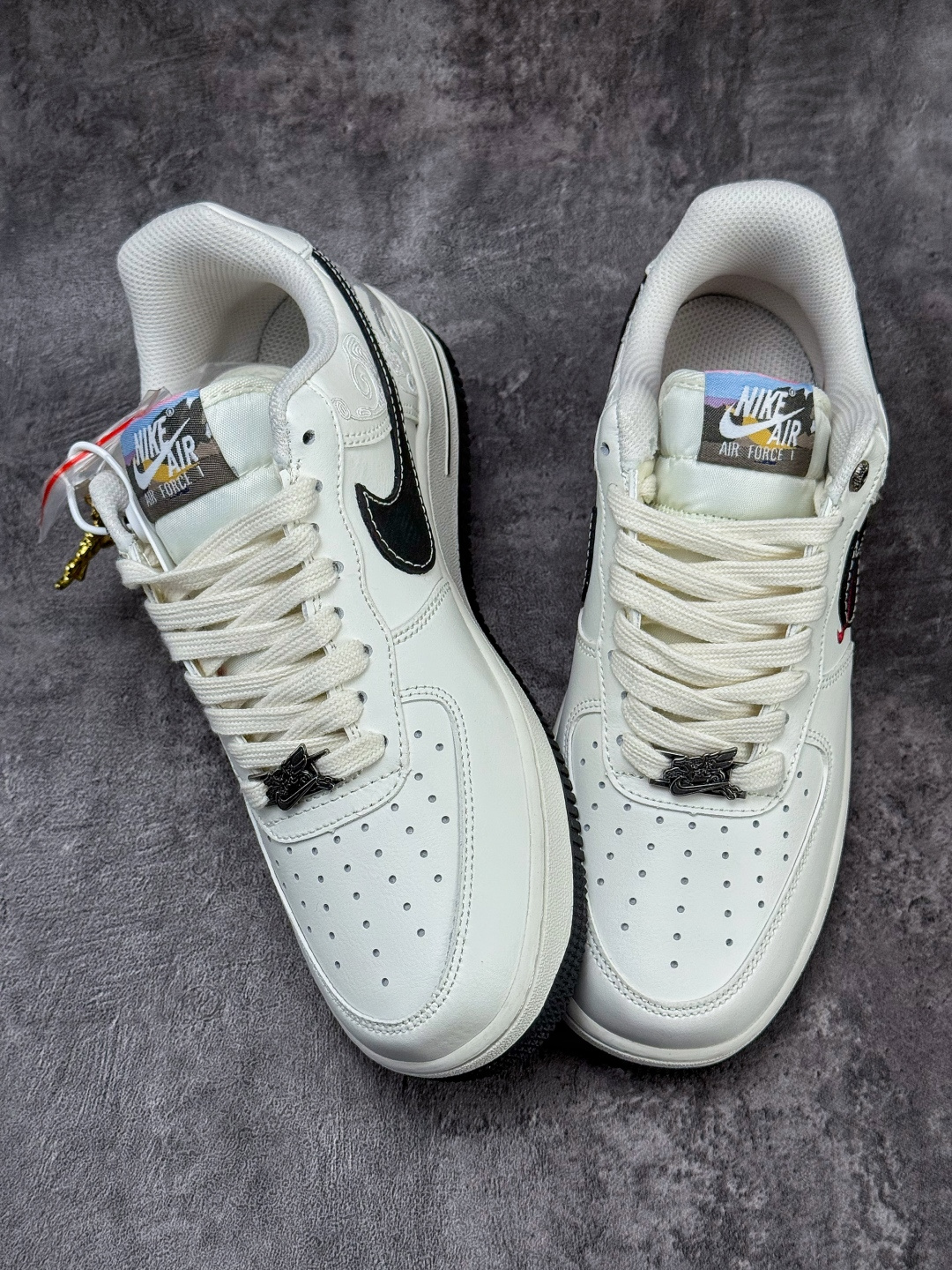 Nike Air Force 1 Low 07 马年限定 白黑小勾 DD1982-347 Nike Air Force 1 Low 07 马年限定 白黑小勾 DD1982-347