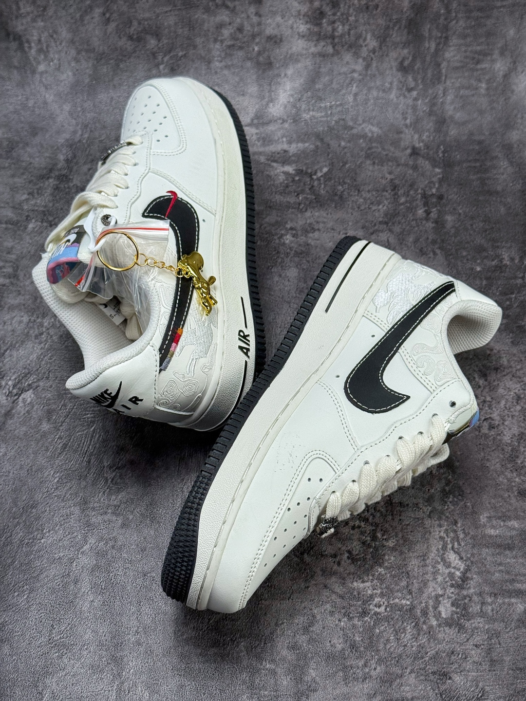 Nike Air Force 1 Low 07 马年限定 白黑小勾 DD1982-347 Nike Air Force 1 Low 07 马年限定 白黑小勾 DD1982-347