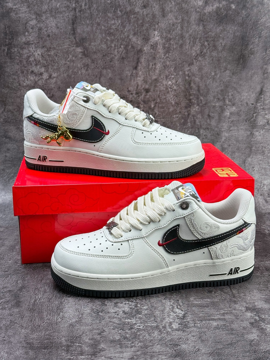 Nike Air Force 1 Low 07 马年限定 白黑小勾 DD1982-347 Nike Air Force 1 Low 07 马年限定 白黑小勾 DD1982-347