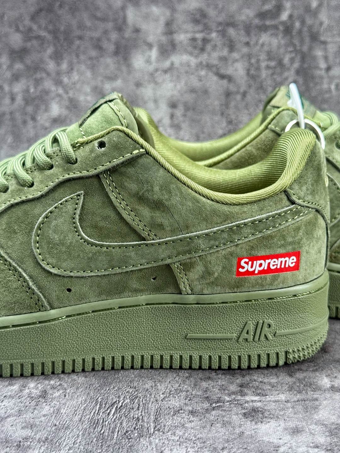 Nike Air Force 1 Low 07 x Supreme 绒面绿 DF0188-117 Nike Air Force 1 Low 07 x Supreme 绒面绿 DF0188-117
