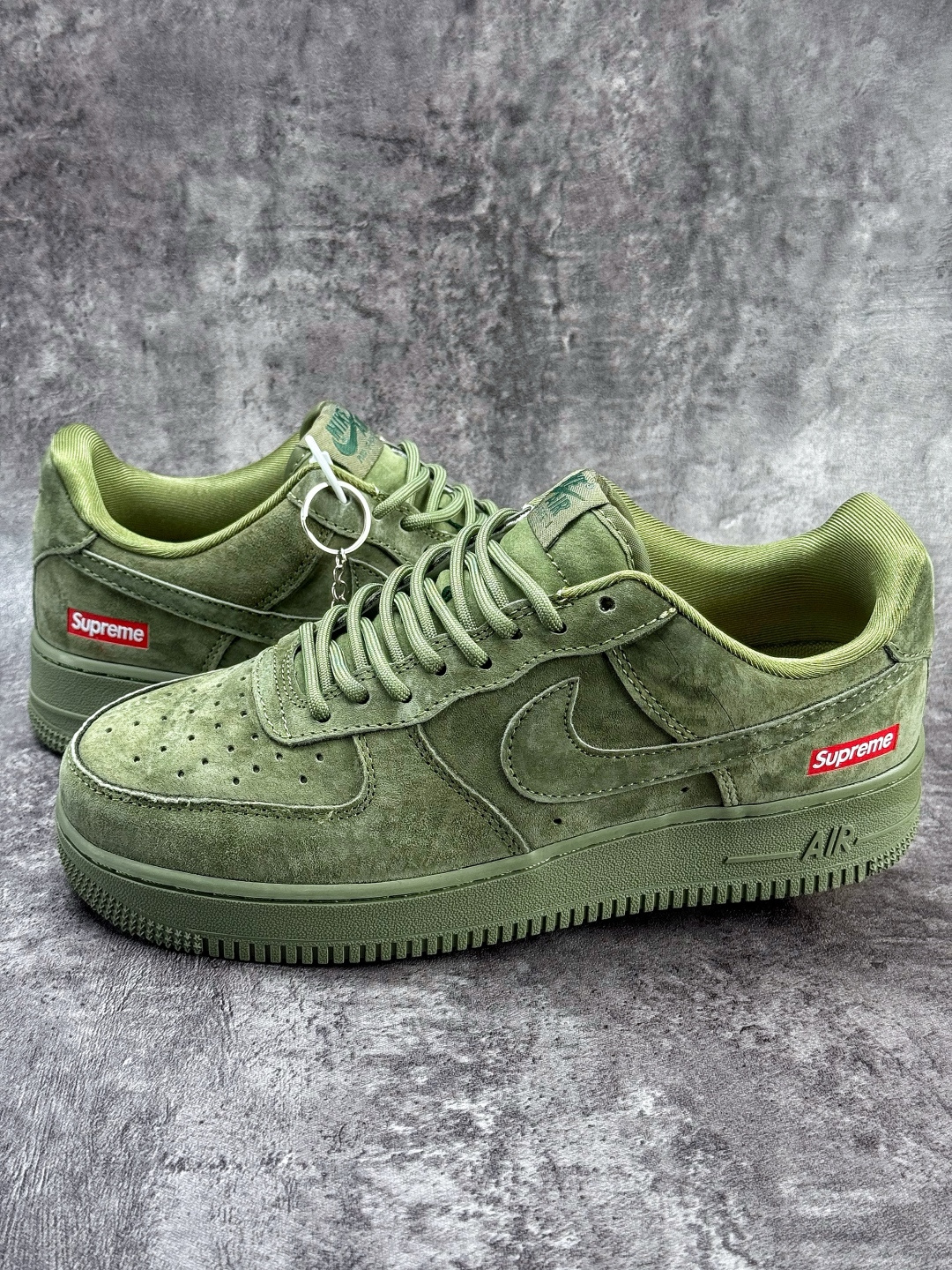 Nike Air Force 1 Low 07 x Supreme 绒面绿 DF0188-117 Nike Air Force 1 Low 07 x Supreme 绒面绿 DF0188-117
