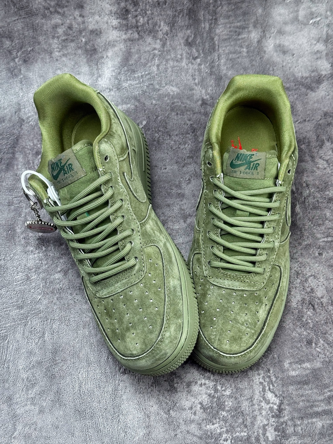 Nike Air Force 1 Low 07 x Supreme 绒面绿 DF0188-117 Nike Air Force 1 Low 07 x Supreme 绒面绿 DF0188-117
