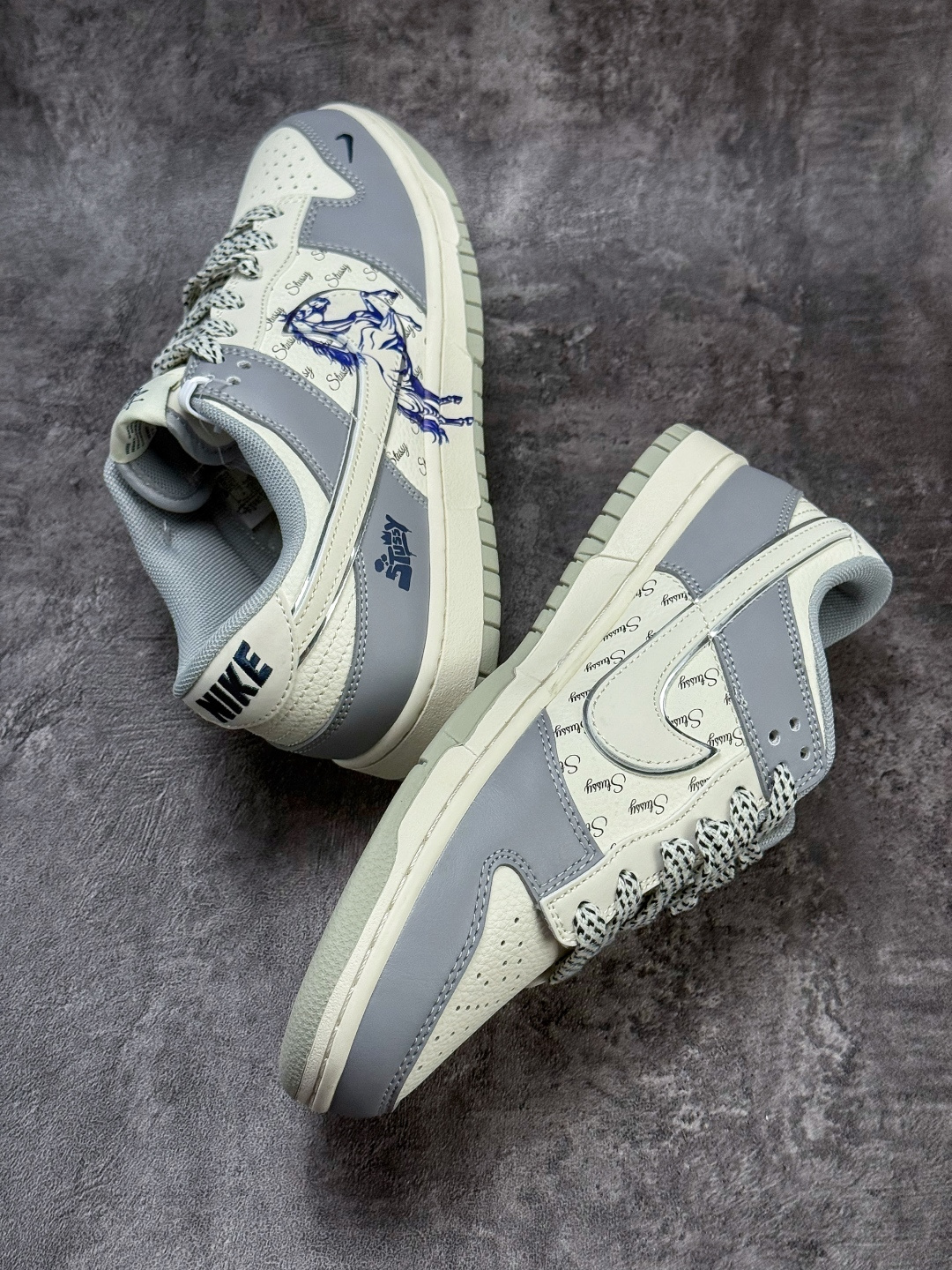 Nike SB Dunk Low x Stussy 马年限定 灰白小勾满天星 SD6888-109 Nike SB Dunk Low x Stussy 马年限定 灰白小勾满天星 SD6888-109