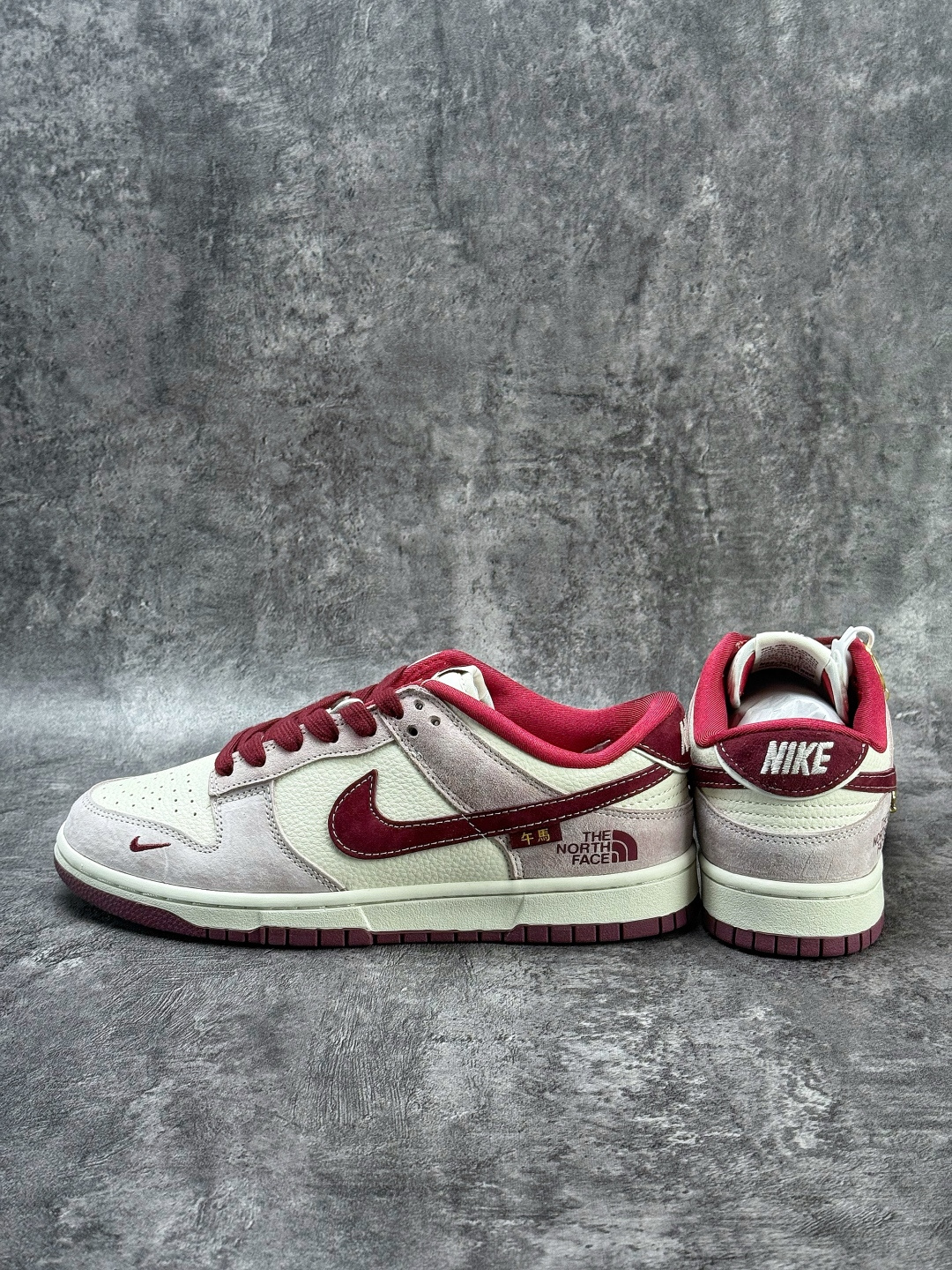 Nike SB Dunk Low x The North Face 灰白红小勾 DN3168-016 Nike SB Dunk Low x The North Face 灰白红小勾 DN3168-016
