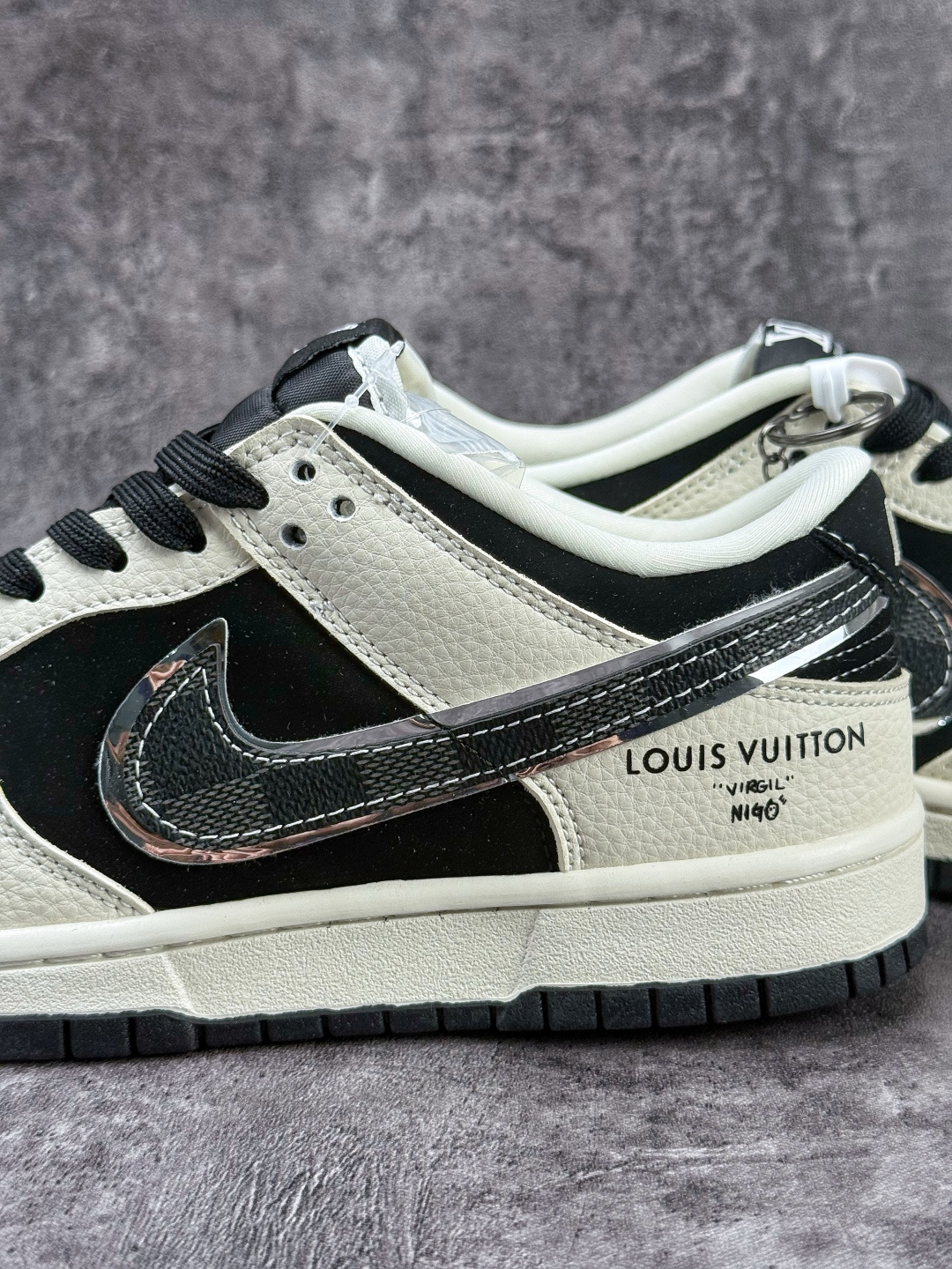 Nike SB Dunk Low x Louis Vuitton 白黑 TX1688-004 Nike SB Dunk Low x Louis Vuitton 白黑 TX1688-004