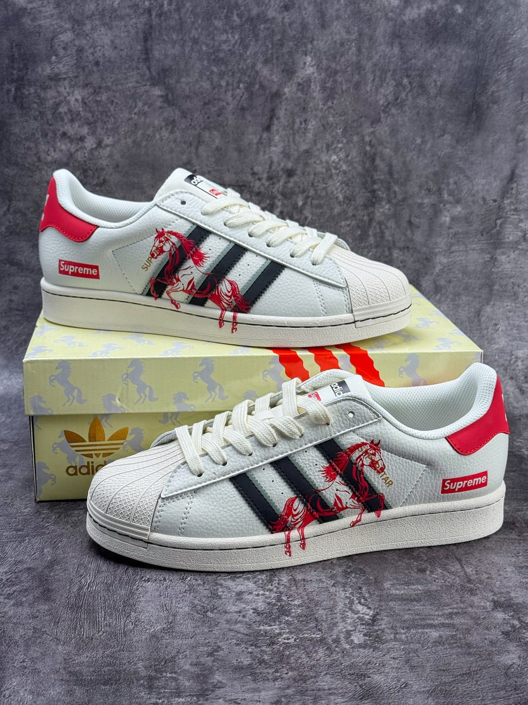adidas Gazelle INdoor W 马年限定 定制贝壳头 JX8905 adidas Gazelle INdoor W 马年限定 定制贝壳头 JX8905