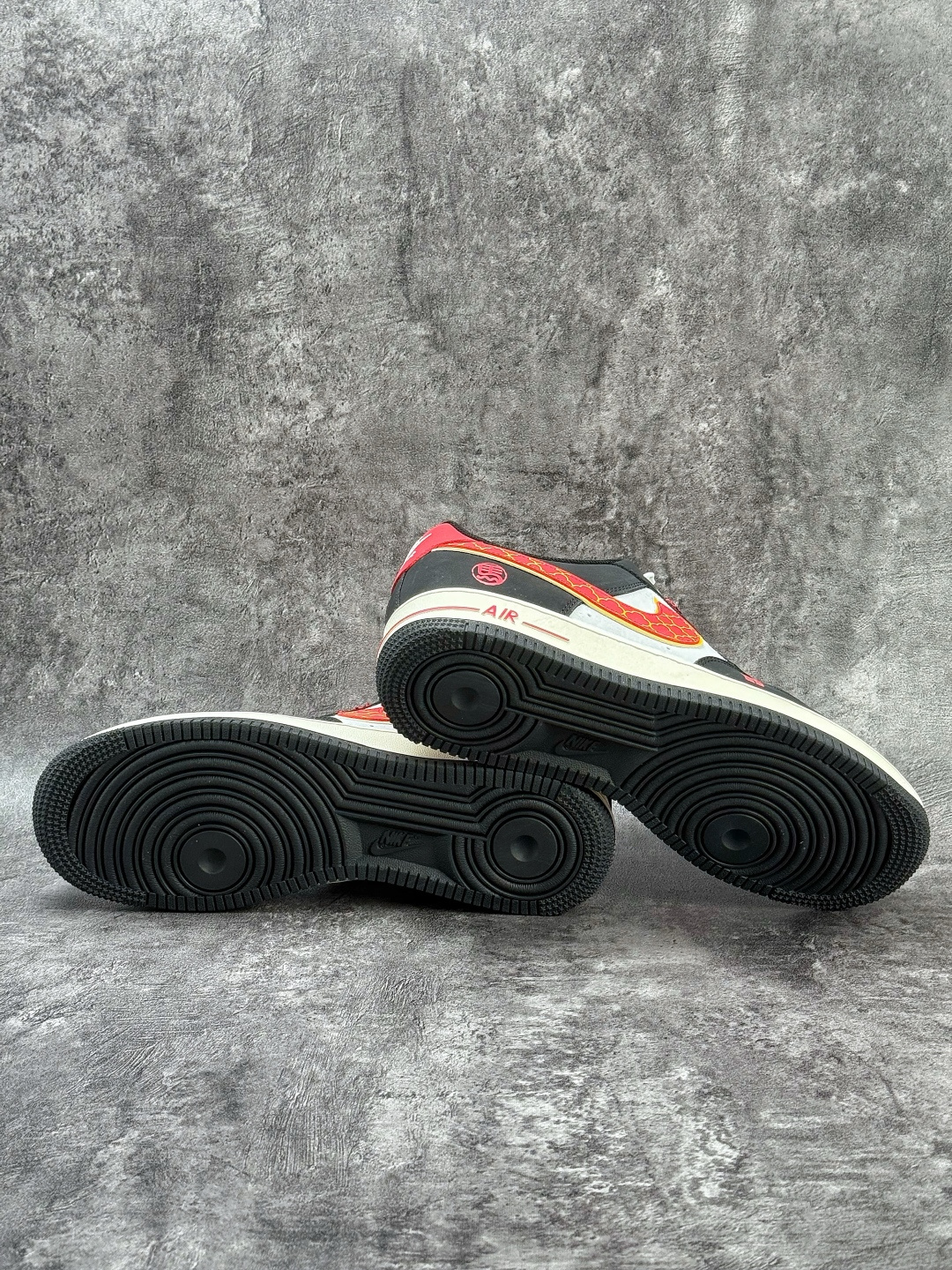 Nike Air Force 1 Low 07 马年限定 黑白红满天星 HT5088-612