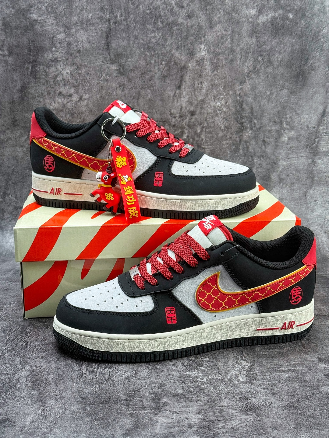 Nike Air Force 1 Low 07 马年限定 黑白红满天星 HT5088-612