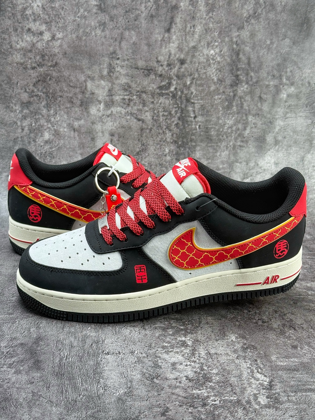 Nike Air Force 1 Low 07 马年限定 黑白红满天星 HT5088-612