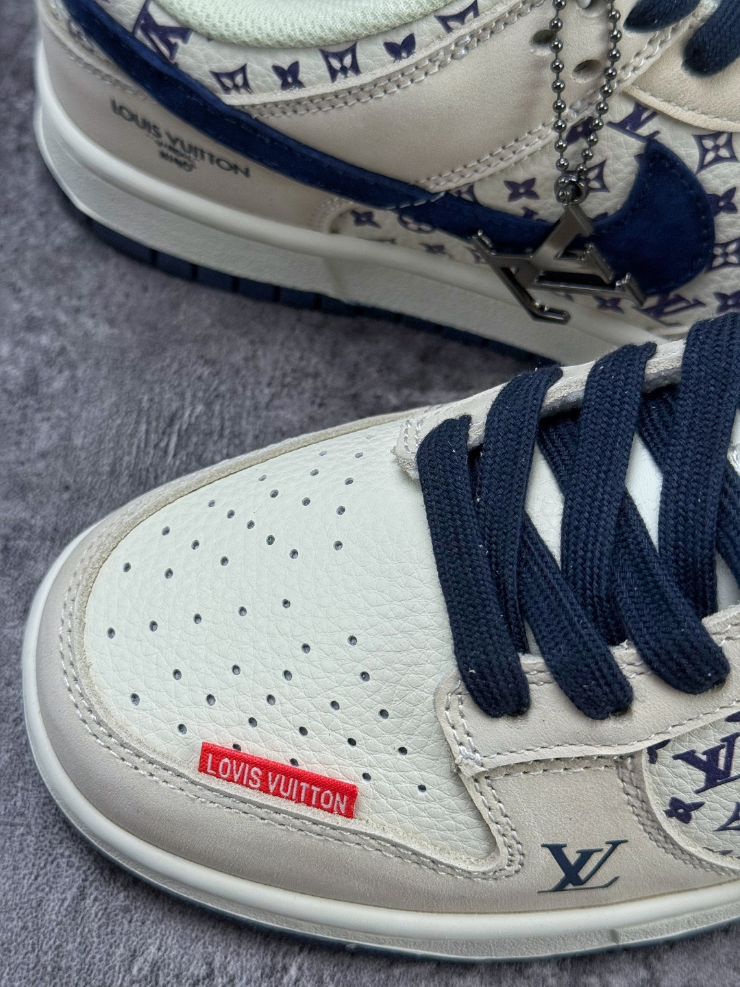 Nike SB Dunk Low x Louis Vuitton 米白蓝 DN3168-020