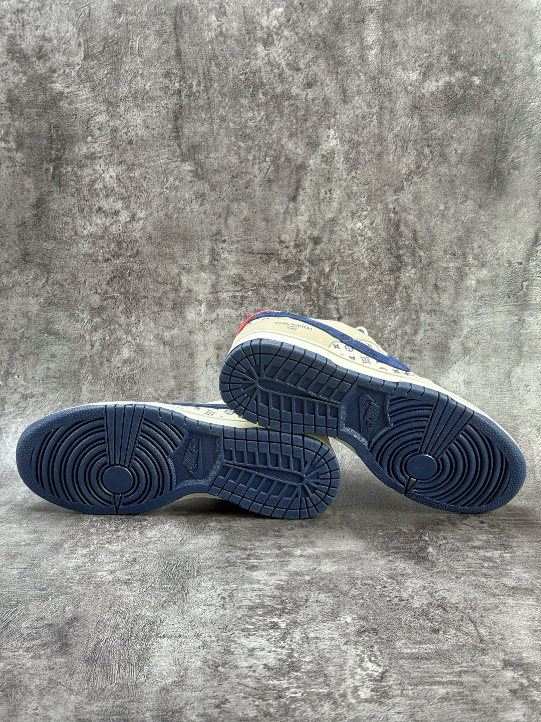 Nike SB Dunk Low x Louis Vuitton 米白蓝 DN3168-020