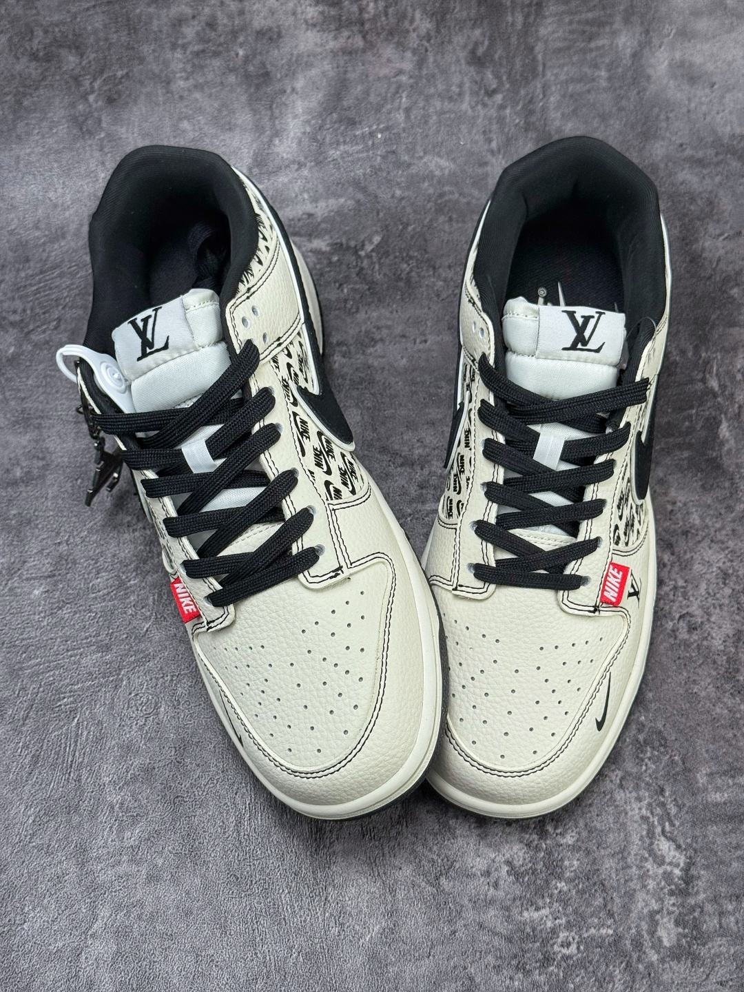 Nike SB Dunk Low x Louis Vuitton 白黑小勾 MN1688-103