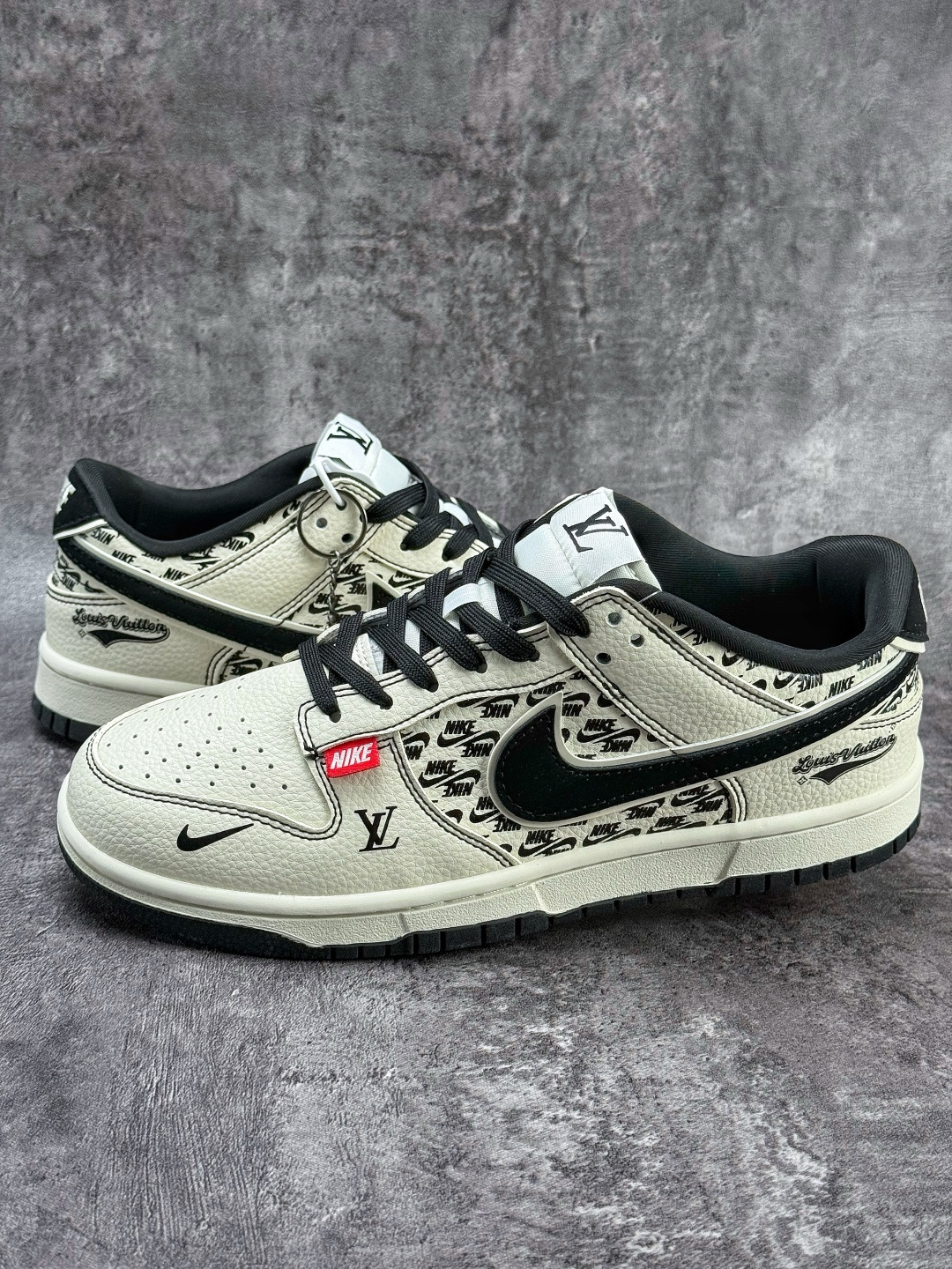 Nike SB Dunk Low x Louis Vuitton 白黑小勾 MN1688-103