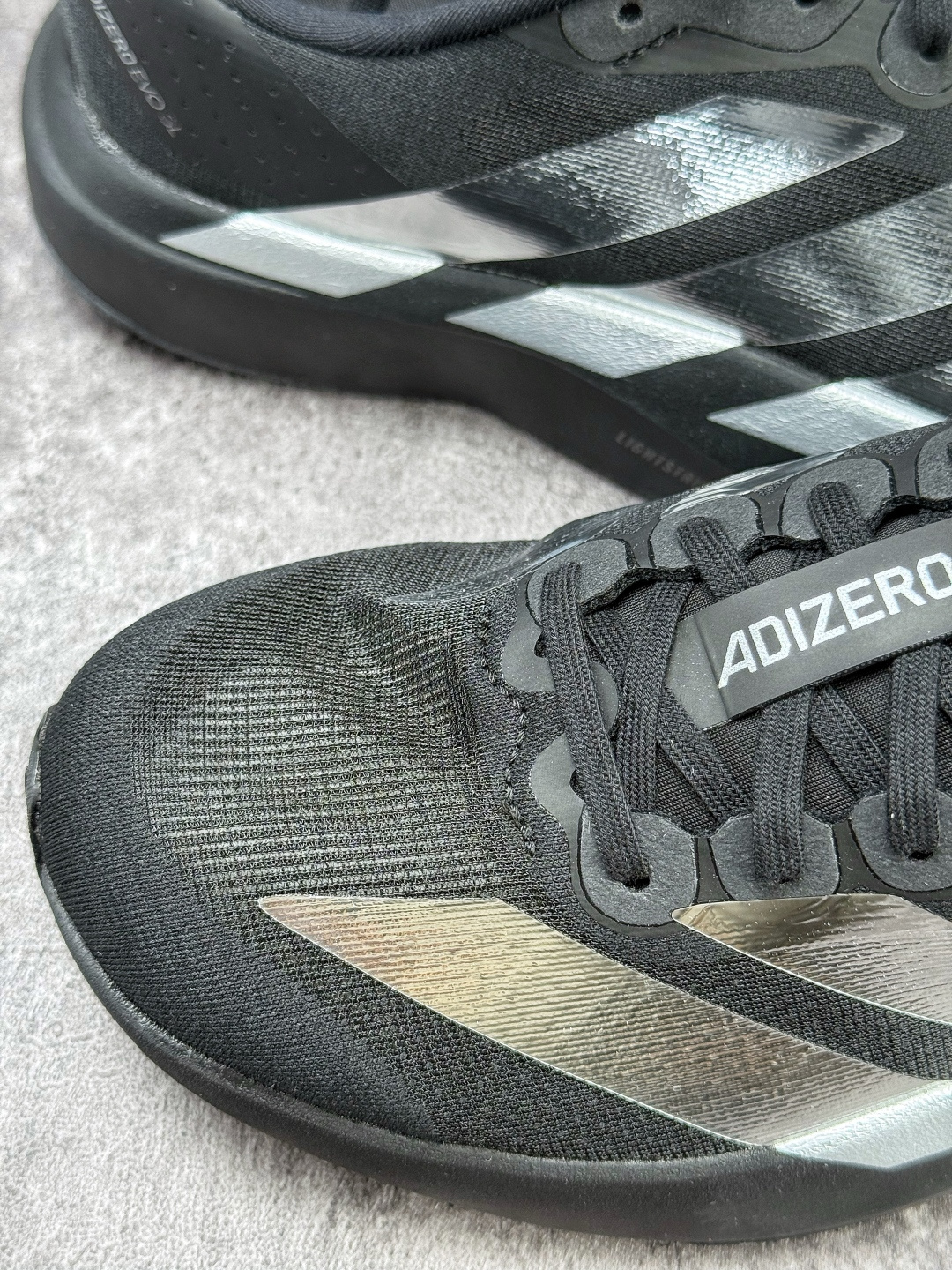 Ad Adizero Evo SL M 轻盈跑鞋 耐磨减震专业跑步鞋 KJ9663