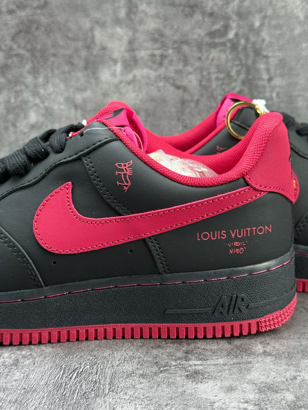 Nike Air Force 1 Low 07 x Louis Vuitton 黑红 FV3694-102