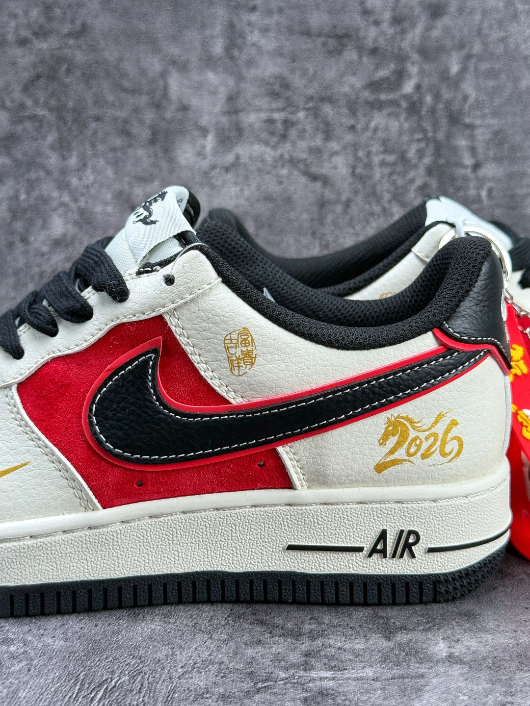 Nike Air Force 1 Low 07 马年限定 白红黑小勾 HT5088-616