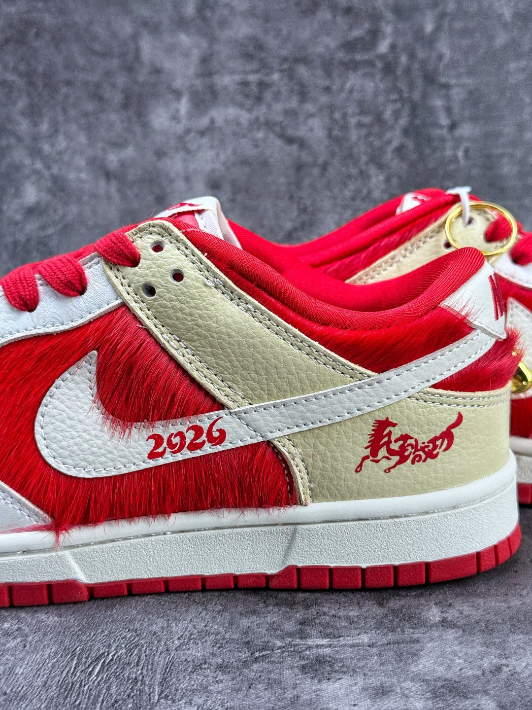 NIKE SB Dunk Low RETRO 马年限定 白红小勾 DS6608-020-Top High Quatity Cheap Sneakers Fashion Clothing Clothes Bags handbags Shoes of all Brand wholesale With The best Quality And Beautiful Price from China Factory Chinese suppliers wholesaler seller NIKE SB Dunk Low RETRO 马年限定 白红小勾 DS6608-020