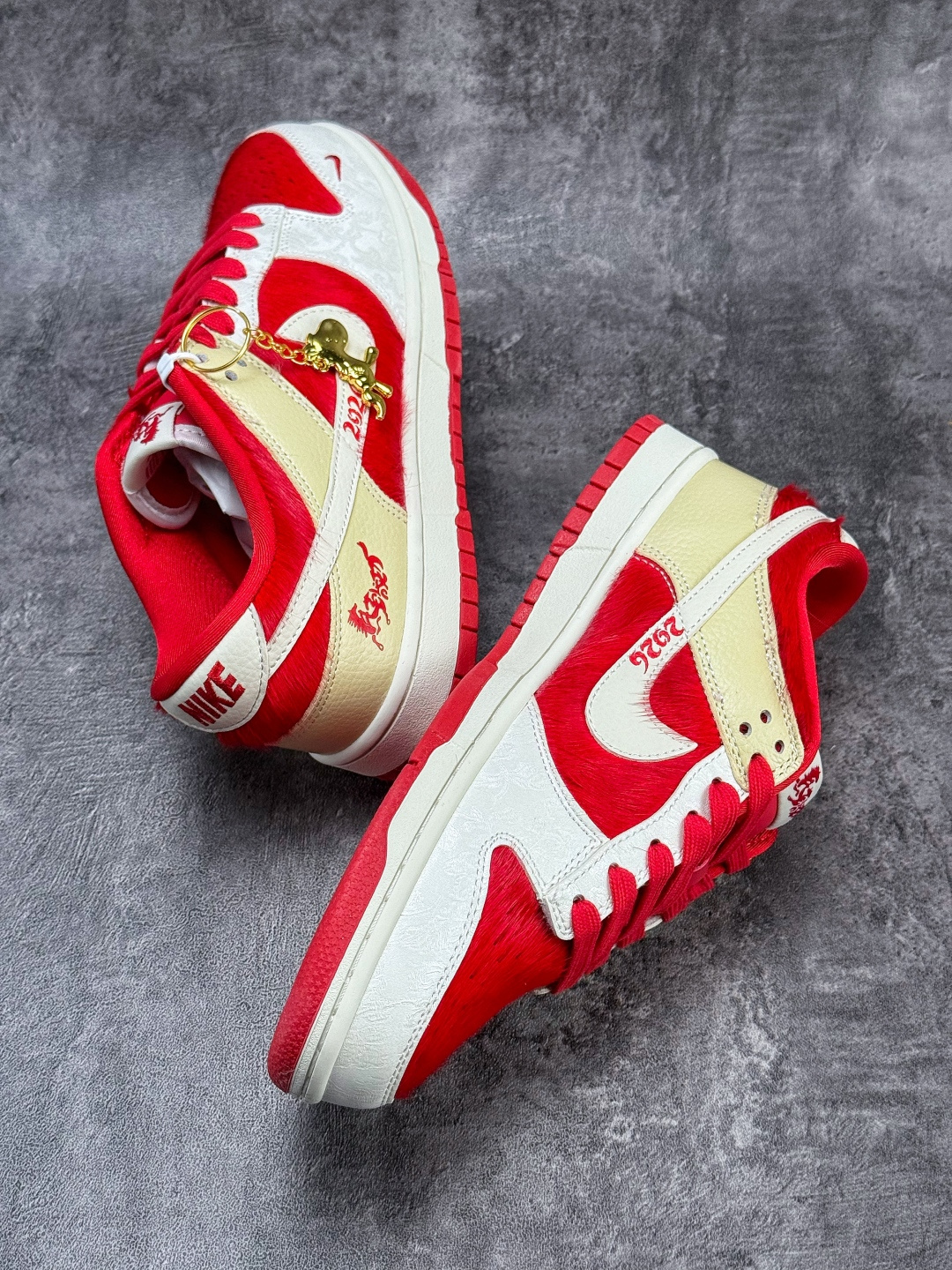 NIKE SB Dunk Low RETRO 马年限定 白红小勾 DS6608-020-Top High Quatity Cheap Sneakers Fashion Clothing Clothes Bags handbags Shoes of all Brand wholesale With The best Quality And Beautiful Price from China Factory Chinese suppliers wholesaler seller NIKE SB Dunk Low RETRO 马年限定 白红小勾 DS6608-020
