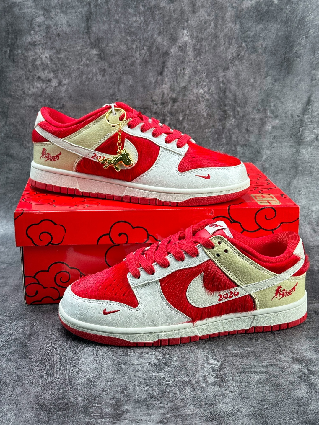 NIKE SB Dunk Low RETRO 马年限定 白红小勾 DS6608-020-Top High Quatity Cheap Sneakers Fashion Clothing Clothes Bags handbags Shoes of all Brand wholesale With The best Quality And Beautiful Price from China Factory Chinese suppliers wholesaler seller NIKE SB Dunk Low RETRO 马年限定 白红小勾 DS6608-020
