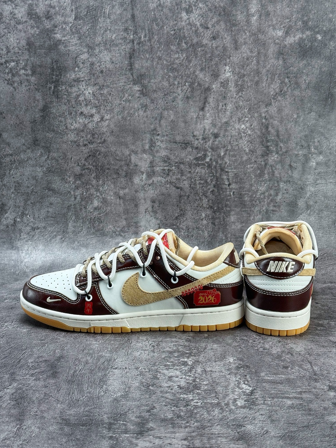 Nike SB Dunk Low 马年限定 棕白小勾 YS506-C90-High Quatity Cheap Brand wholesale wholesaler seller Clothes Bags handbags Sneakers Top Fashion Clothing Shoes from China Factory Chinese suppliers best Quality Beautiful Price Nike SB Dunk Low 马年限定 棕白小勾 YS506-C90