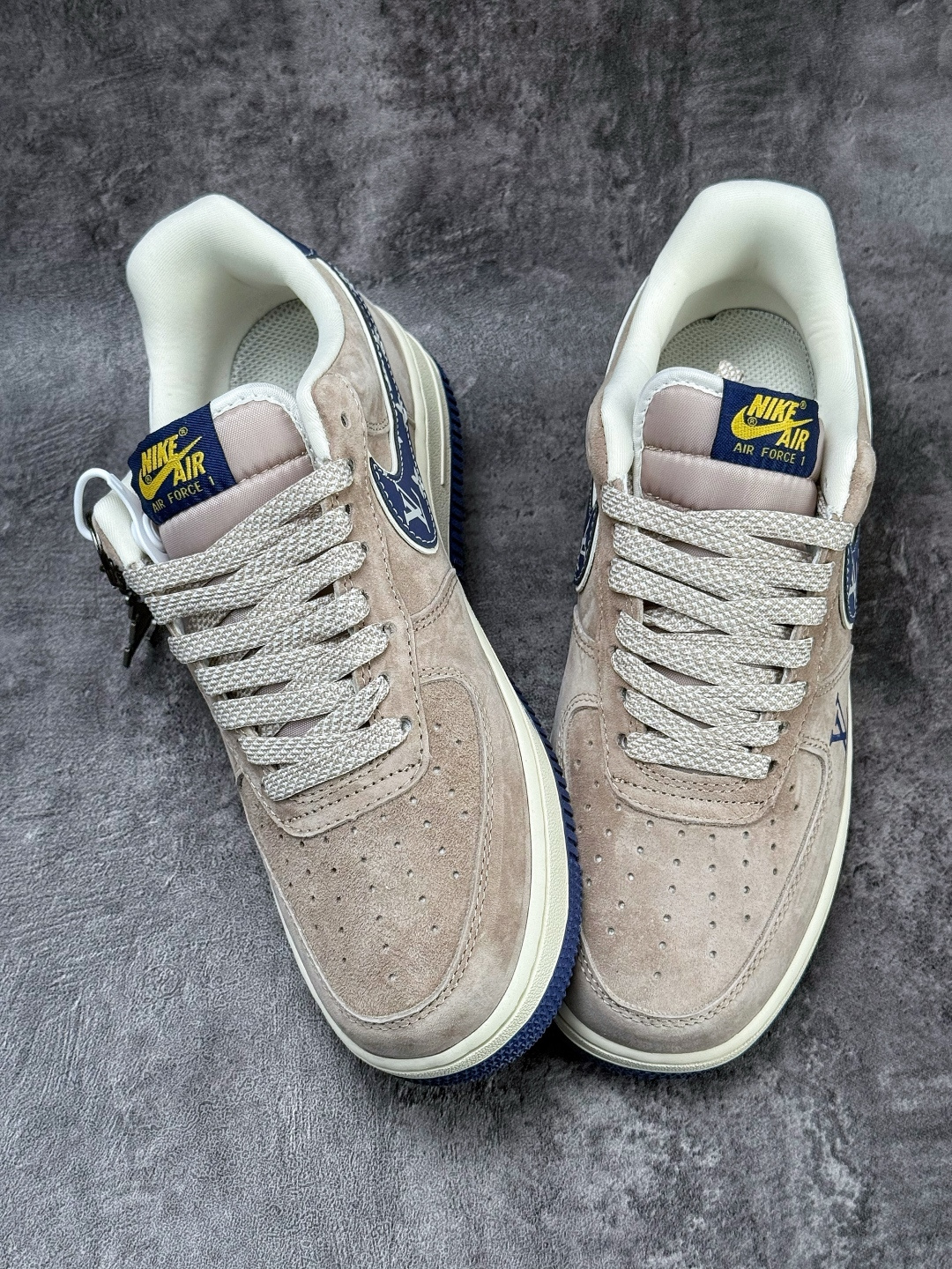 Nike Air Force 1 Low 07 x Louis Vuitton 棕蓝满天星 KL1688-004