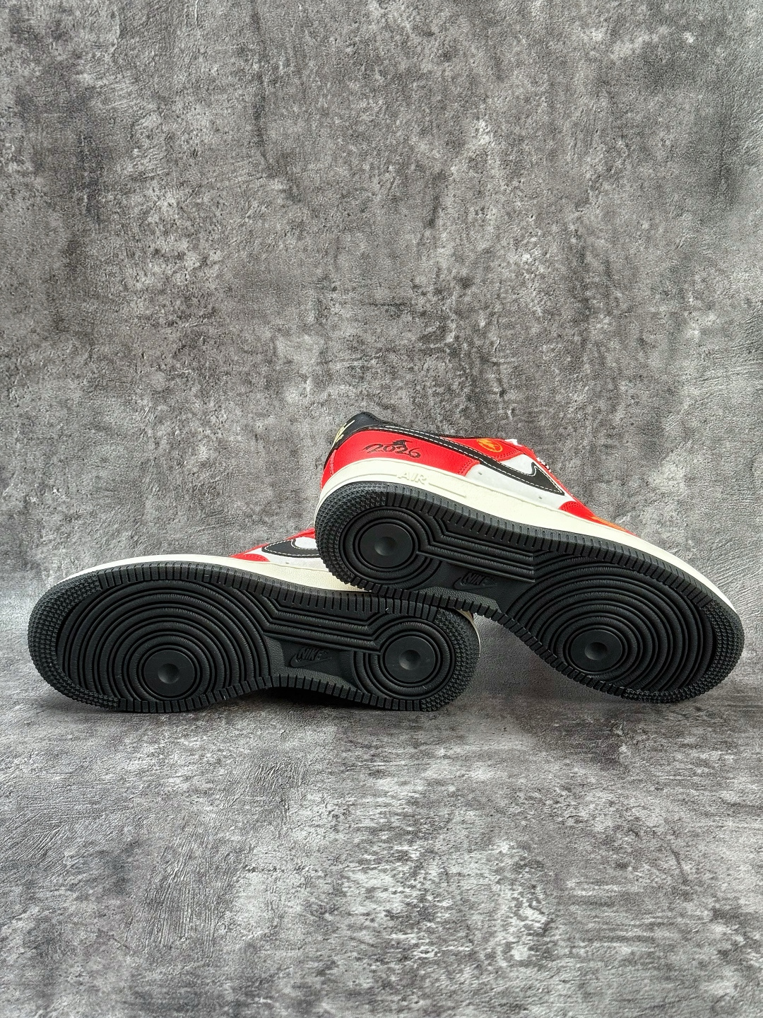 Nike Air Force 1 Low 07 马年限定 红白黑满天星 MZ9588-818
