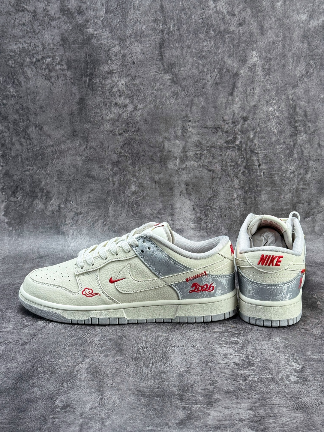 NIKE SB Dunk Low RETRO 马年限定 白银小勾 DS6608-022
