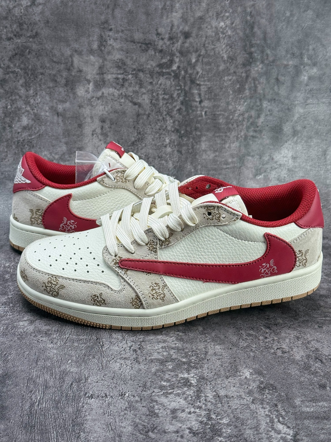 Travis Scott x Nike Air Jordan 1 Low 马年限定 Air Jordan 1 Low 反转灰白红倒钩 纯原版本 DF61-9005