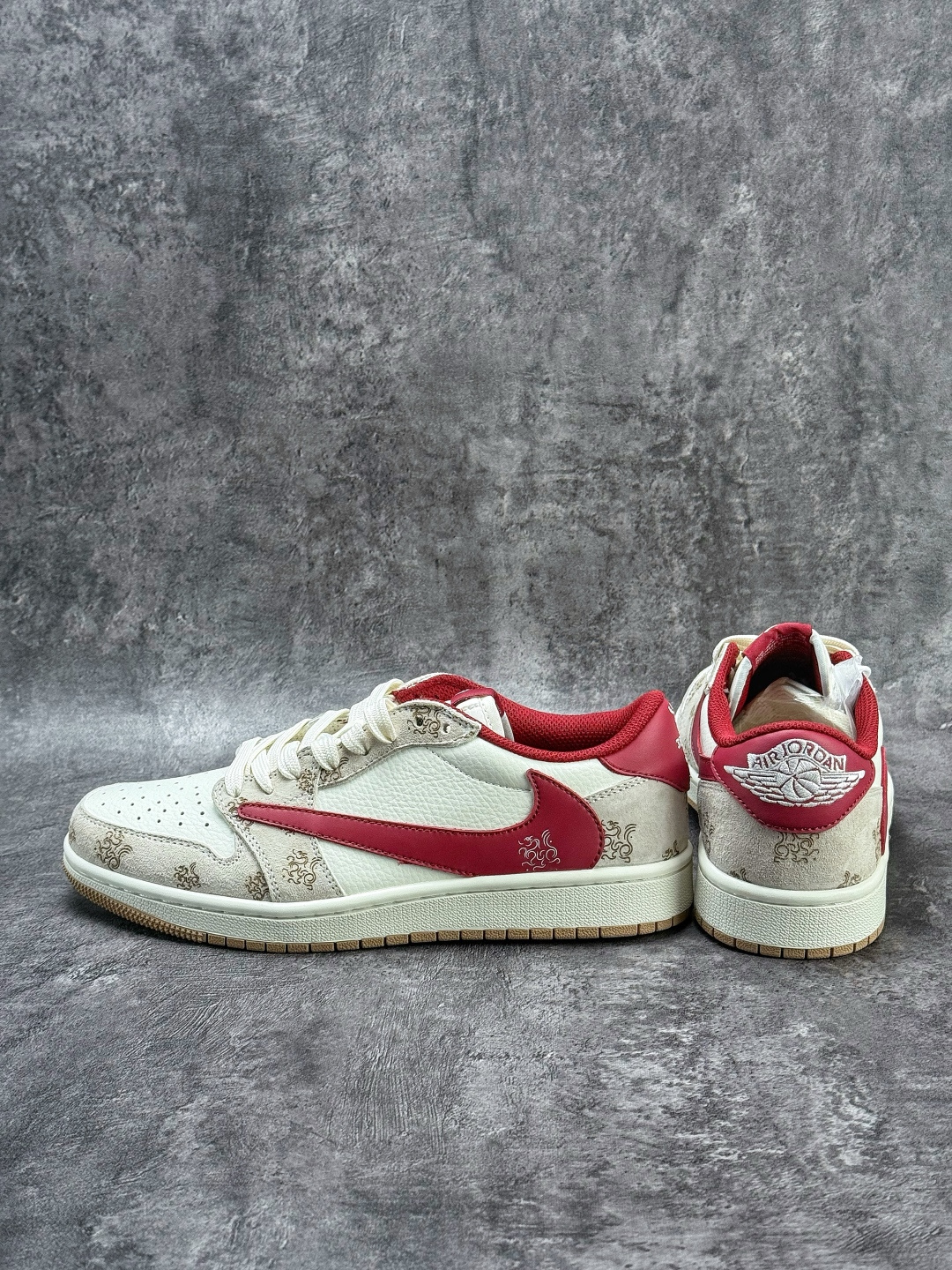 Travis Scott x Nike Air Jordan 1 Low 马年限定 Air Jordan 1 Low 反转灰白红倒钩 纯原版本 DF61-9005