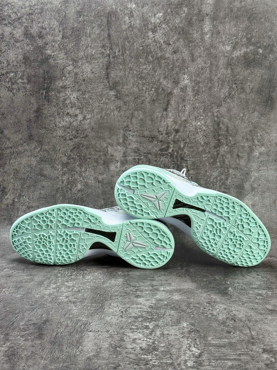 Nike Zoom KOBE 6 VI 马年限定 科比六代低帮运动篮球鞋 CW2190-014