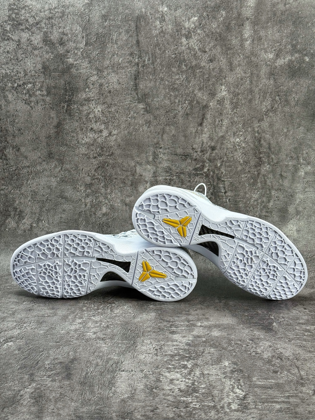 Nike Zoom KOBE 6 VI 马年限定 科比六代低帮运动篮球鞋 CW2190-016-High Quatity Cheap Brand wholesale wholesaler seller Clothes Bags handbags Sneakers Top Fashion Clothing Shoes from China Factory Chinese suppliers best Quality Beautiful Price Nike Zoom KOBE 6 VI 马年限定 科比六代低帮运动篮球鞋 CW2190-016