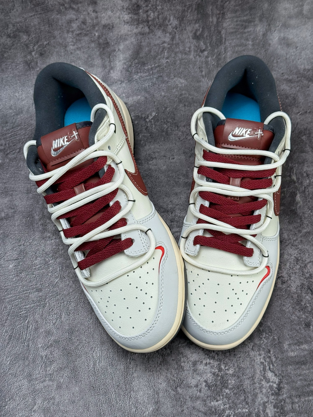 Nike SB Dunk Low 马年限定 奶白红 IM6670-202