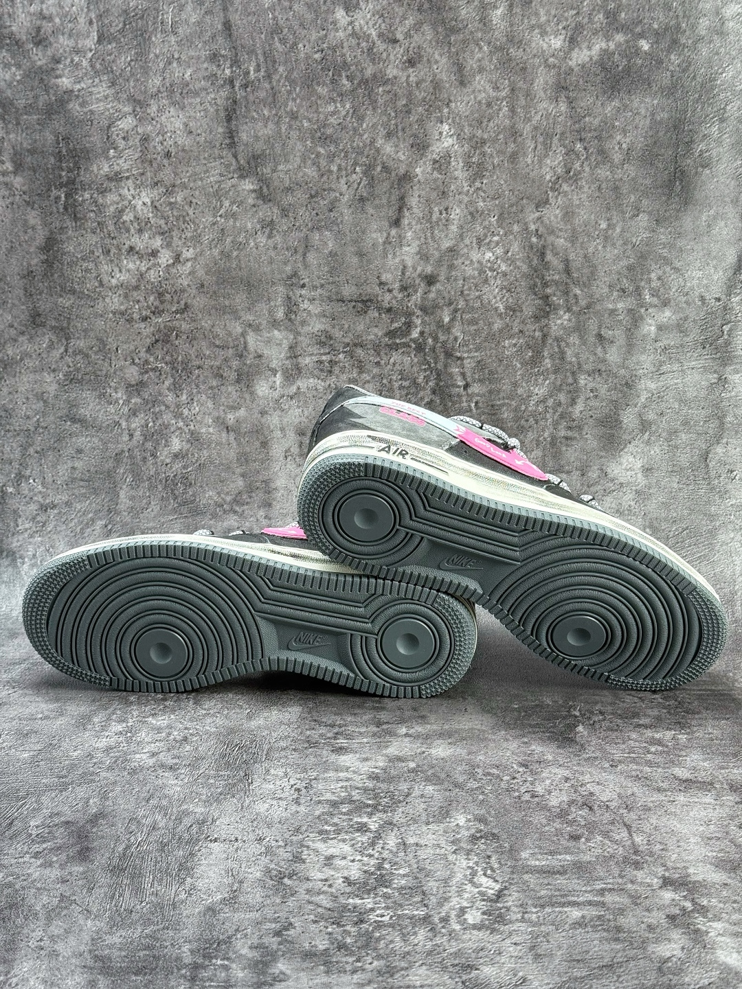 Nike Air Force 1 Low 07 黑白粉涂鸦 YD2425-880