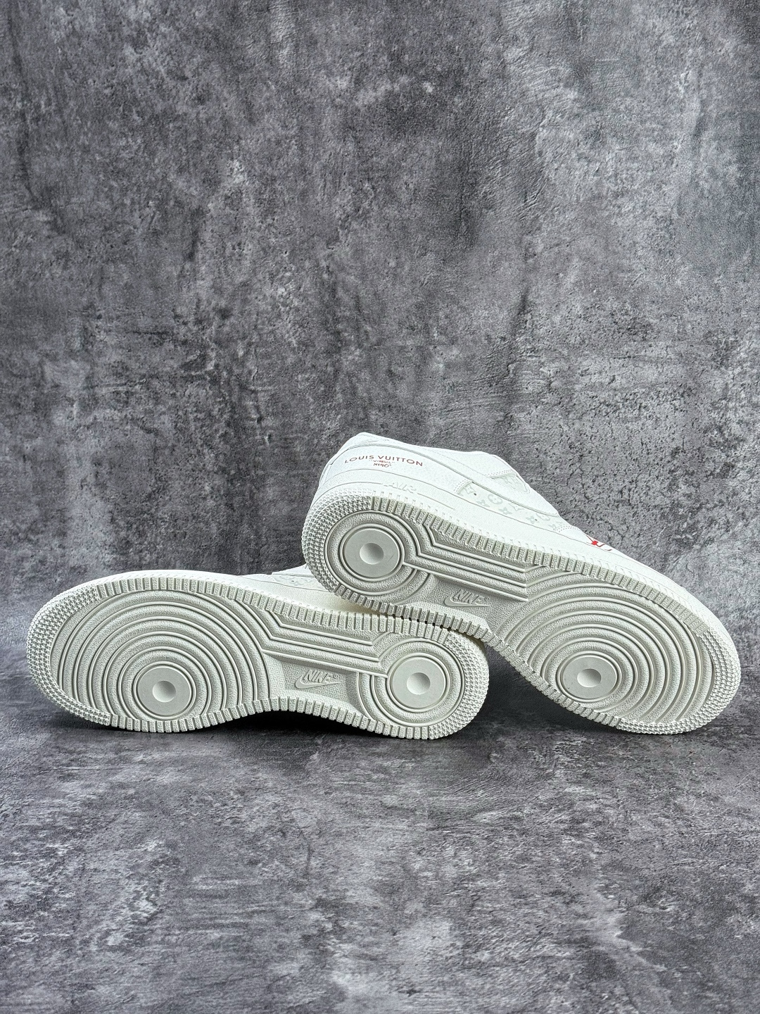 Nike Air Force 1 Low 07 x Louis Vuitton 白红 MM3399-801