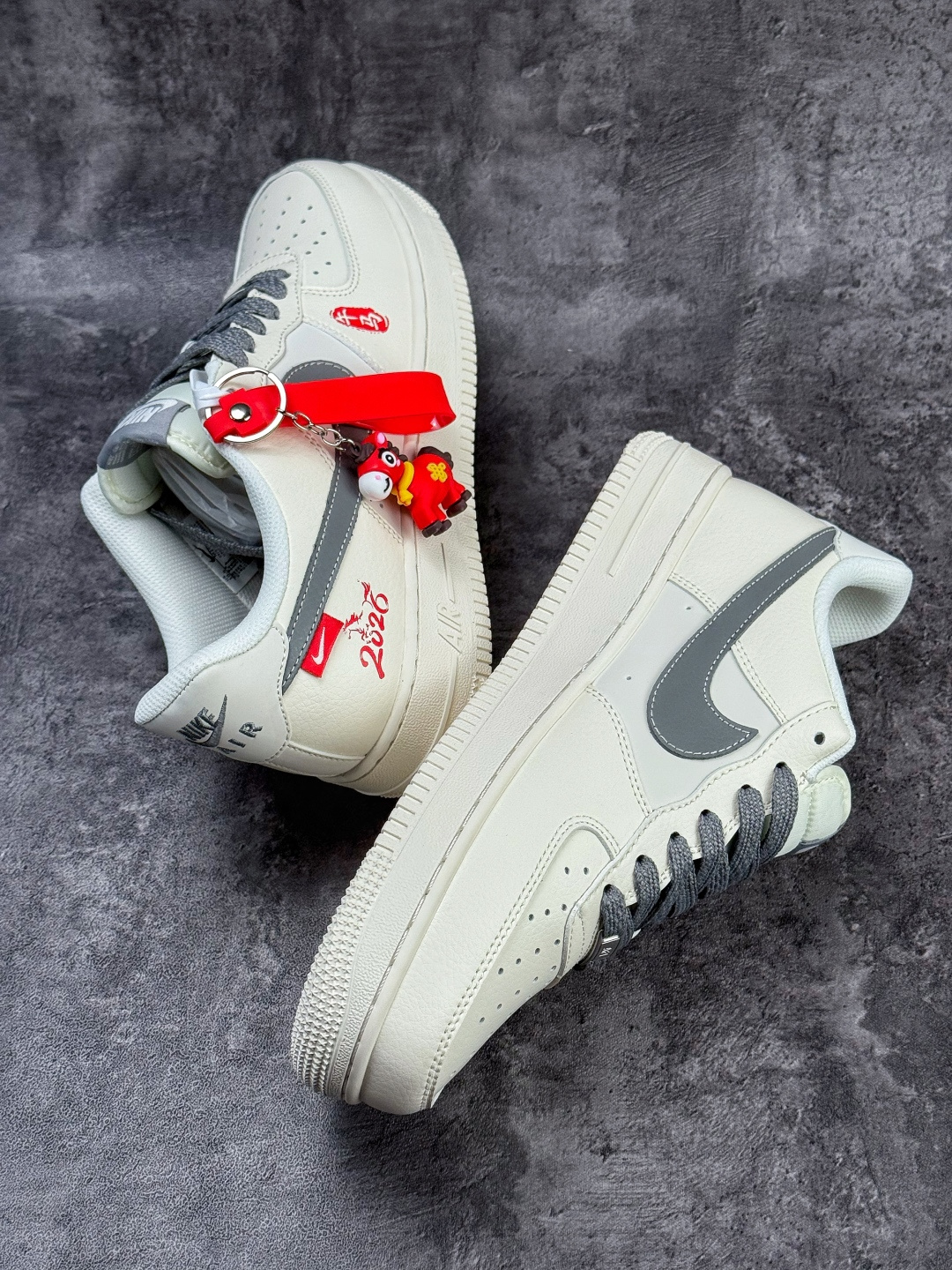 Nike Air Force 1 Low 07 马年限定 白红灰满天星 MZ9588-822