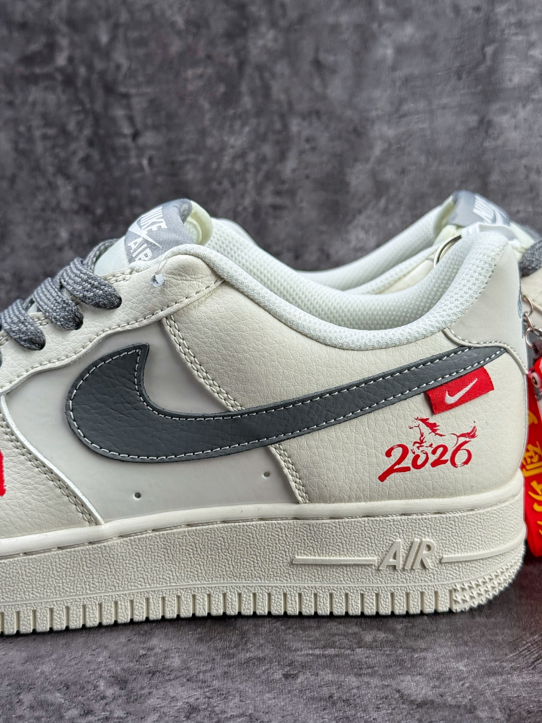 Nike Air Force 1 Low 07 马年限定 白红灰满天星 MZ9588-822